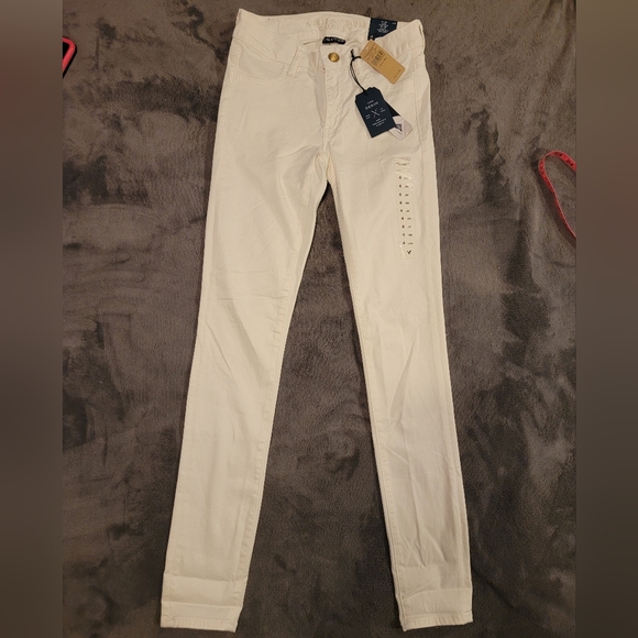 American Eagle Outfitters Denim - NWT American Eagle sz 4 LONG white jeans jeggings super super stretch